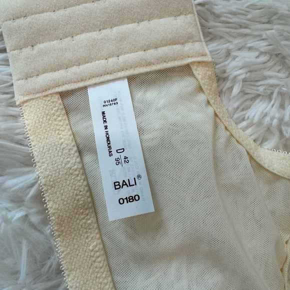 Bali 2 Women's Flower Underwire Bra, Light Beige, 42D - Picture 9 of 11